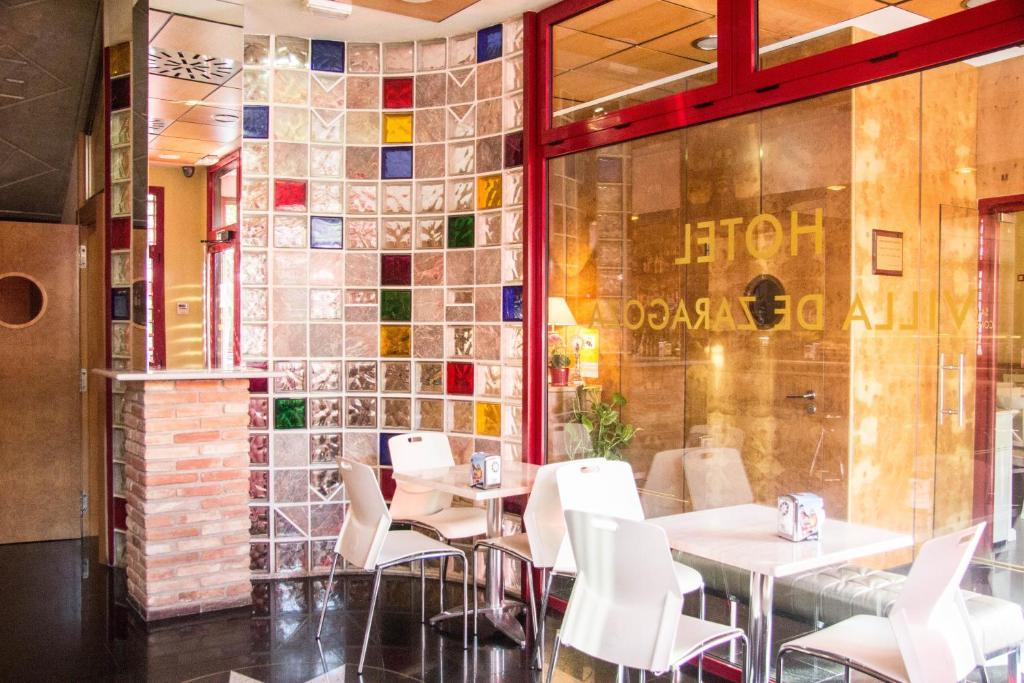 Hotel Villa De Zaragoza Casetas Kültér fotó