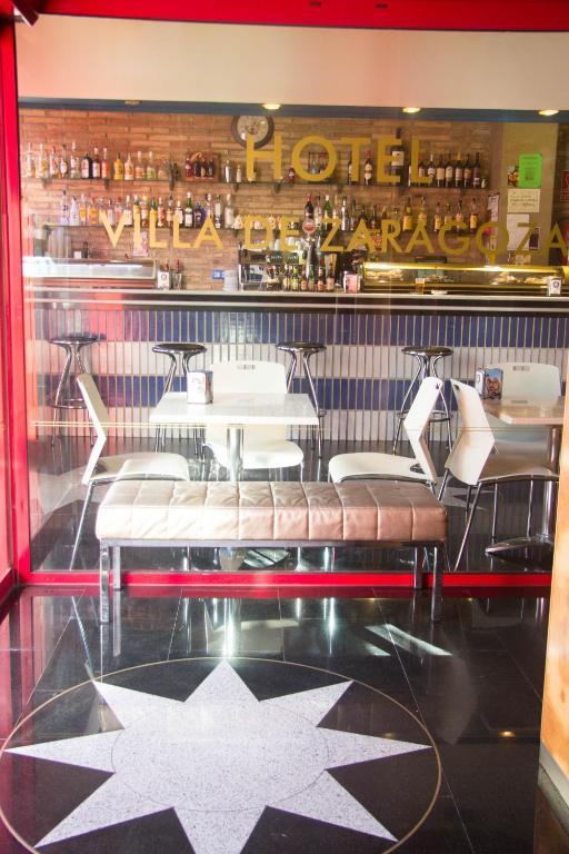 Hotel Villa De Zaragoza Casetas Kültér fotó
